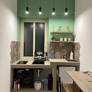Za House , Palermo Italia